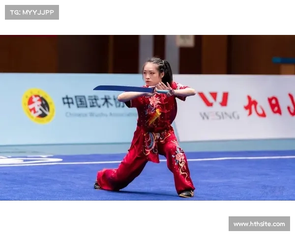 福建选手张雅玲在世锦赛女子南刀项目夺冠 展现卓越武术技艺赢得荣誉 福建选手张雅玲在世锦赛女子南刀项目夺冠 展现卓越武术技艺赢得荣誉