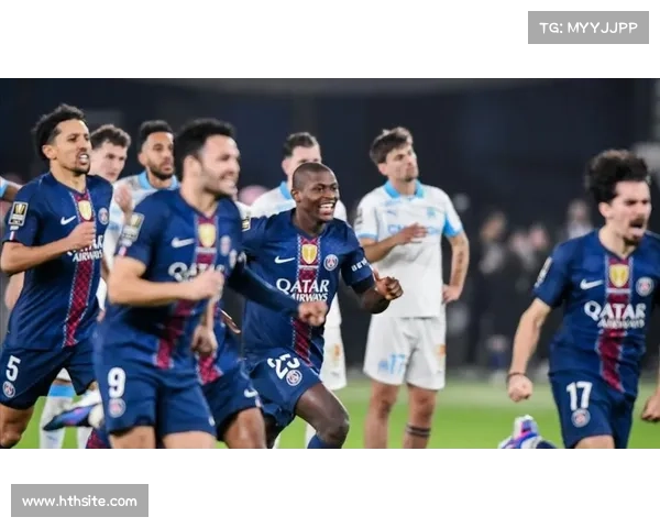 从送点罪人到扑点英雄，巴黎门将舍瓦利耶法超杯点球两连扑完成自我救赎