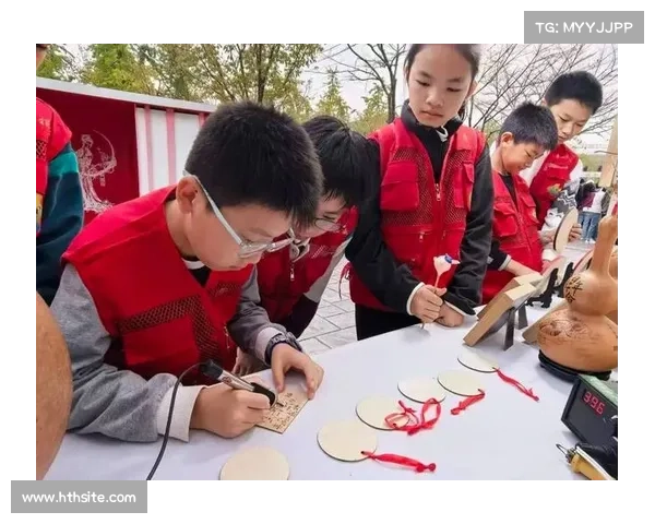 儿童球迷参与中场互动游戏，赢得纪念品